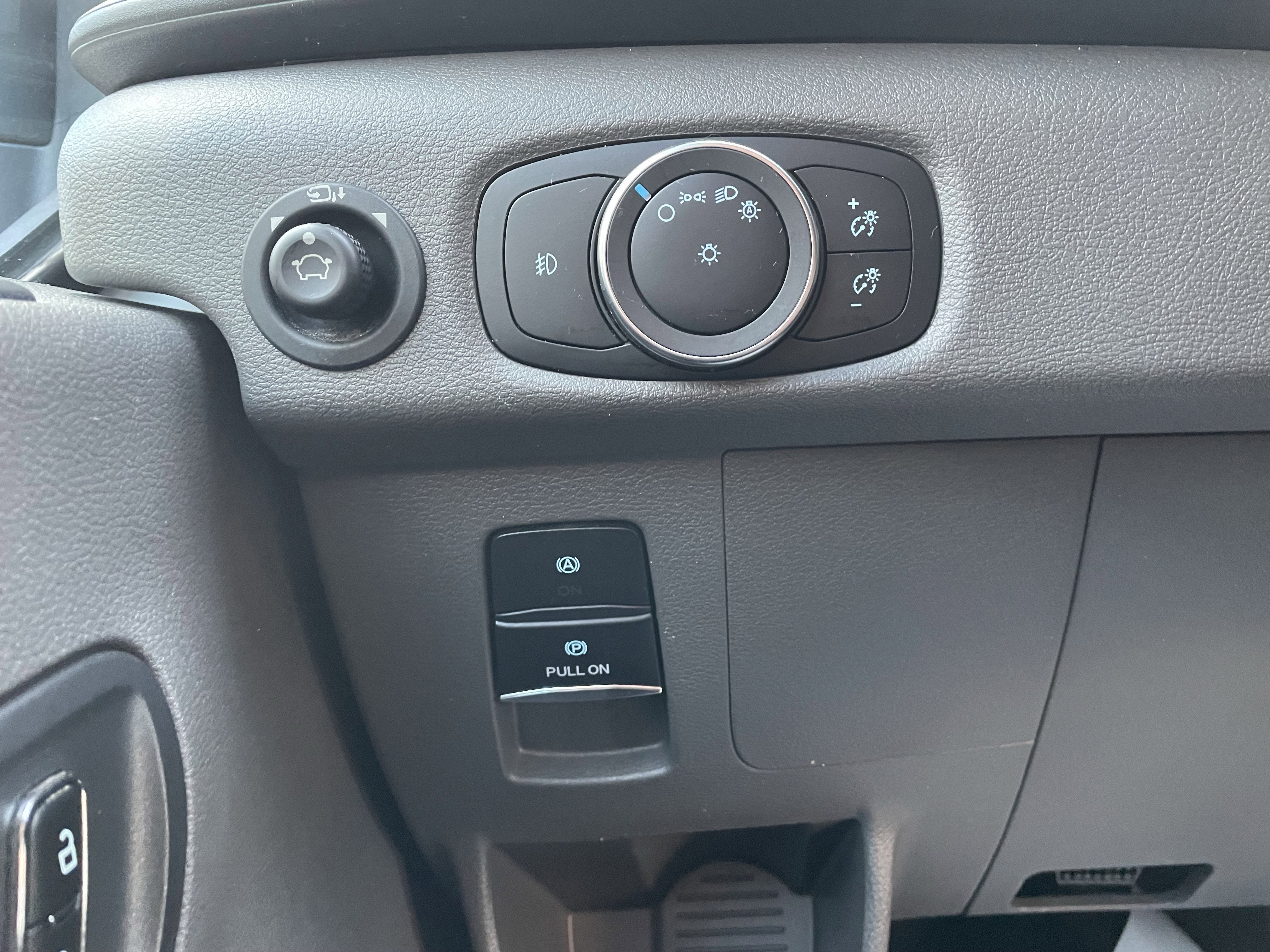 2023 Ford Transit Passenger Wagon XLT