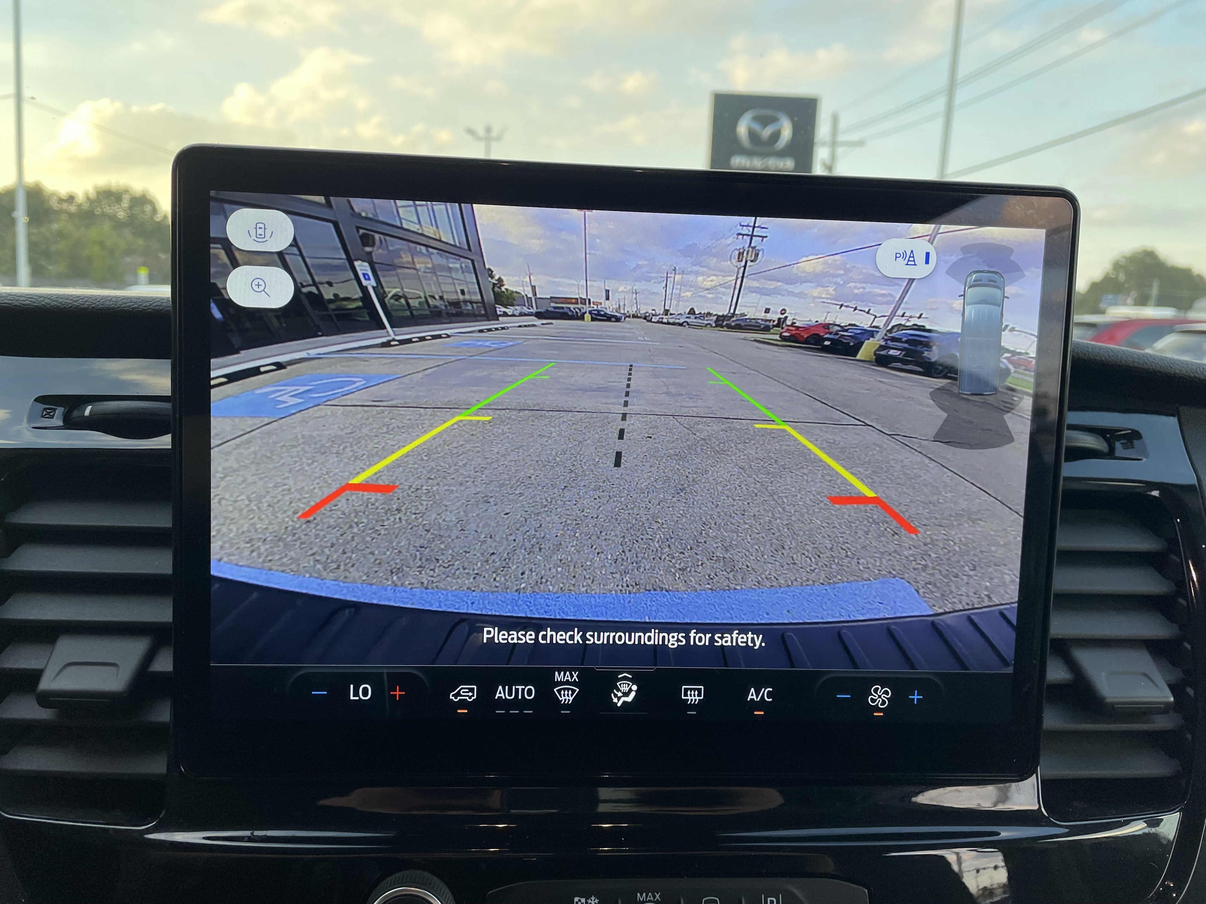 2023 Ford Transit Passenger Wagon XLT