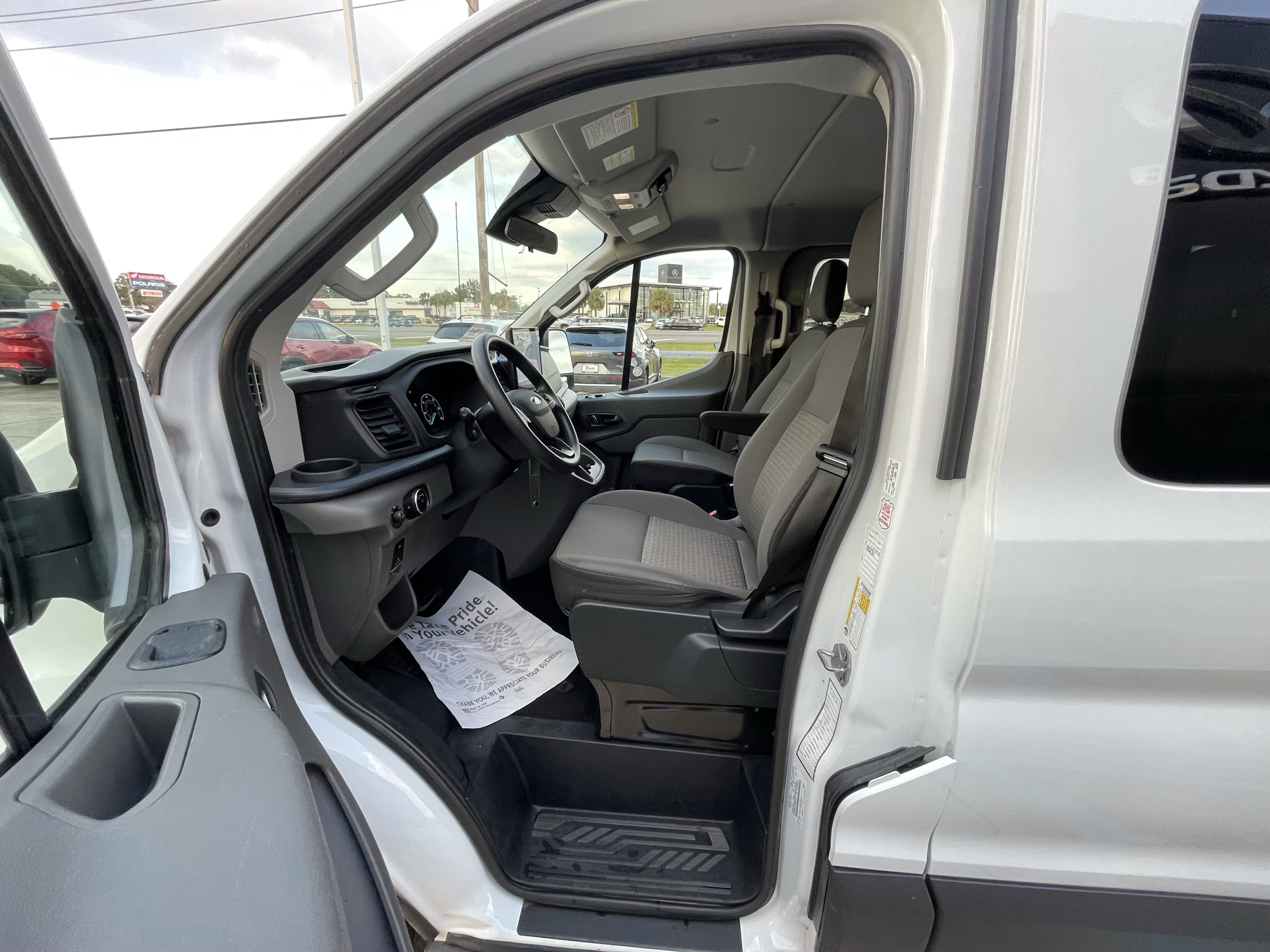 2023 Ford Transit Passenger Wagon XLT