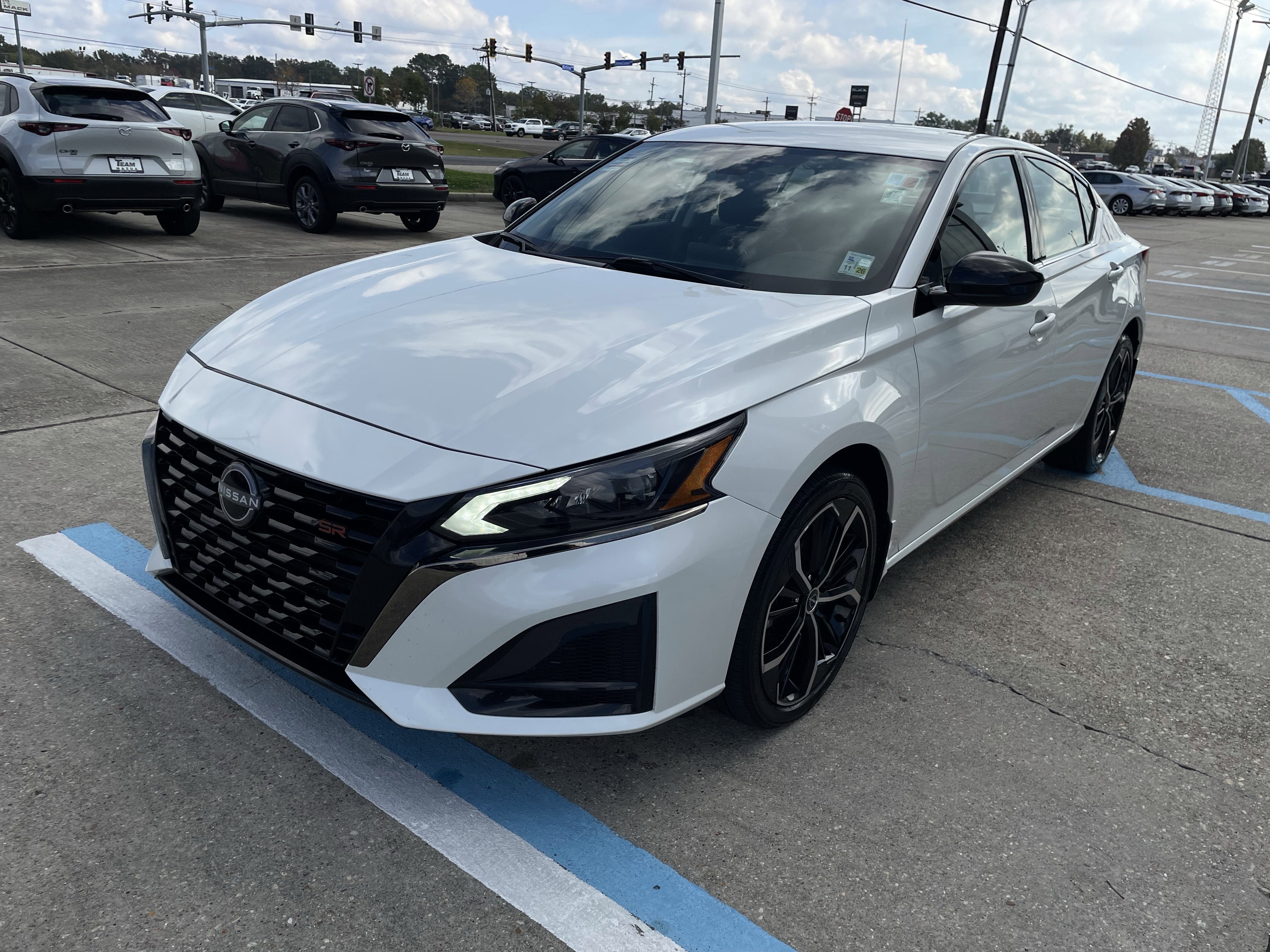 2025 Nissan Altima SR