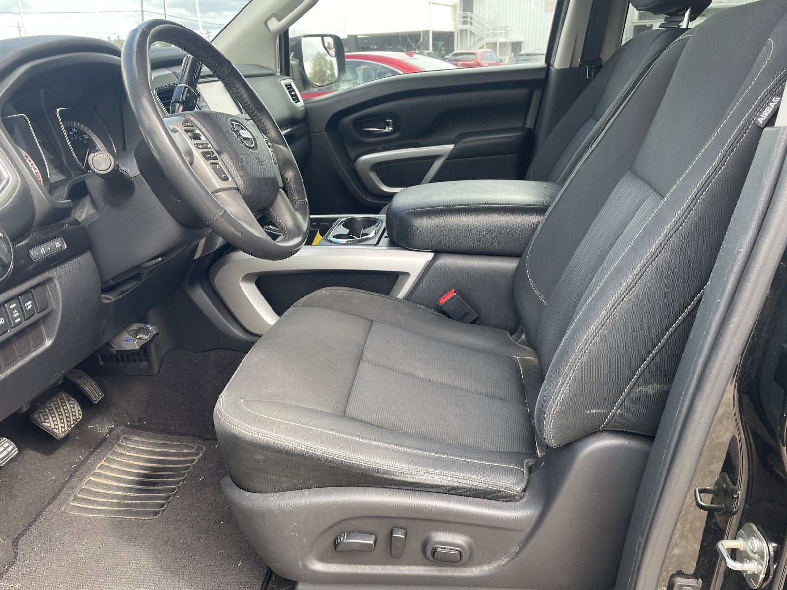 2017 Nissan Titan SV