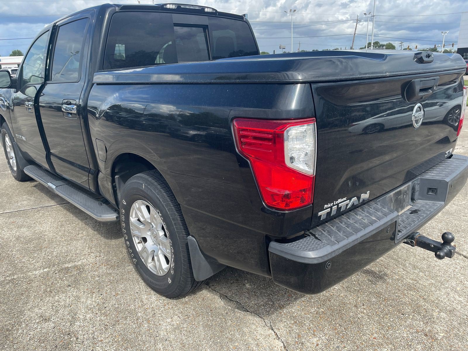 2017 Nissan Titan SV