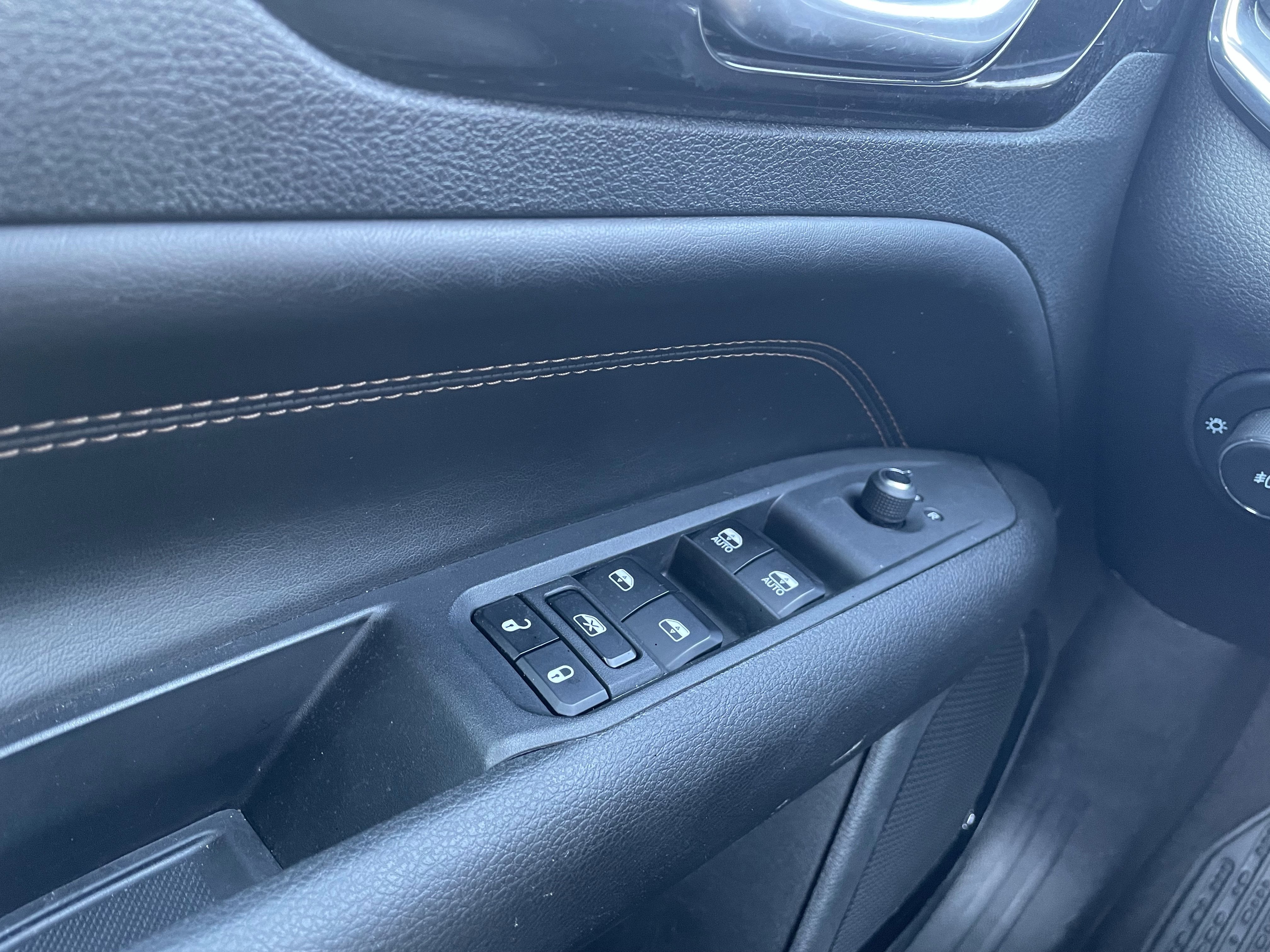 2023 Jeep Compass (RED) Edition