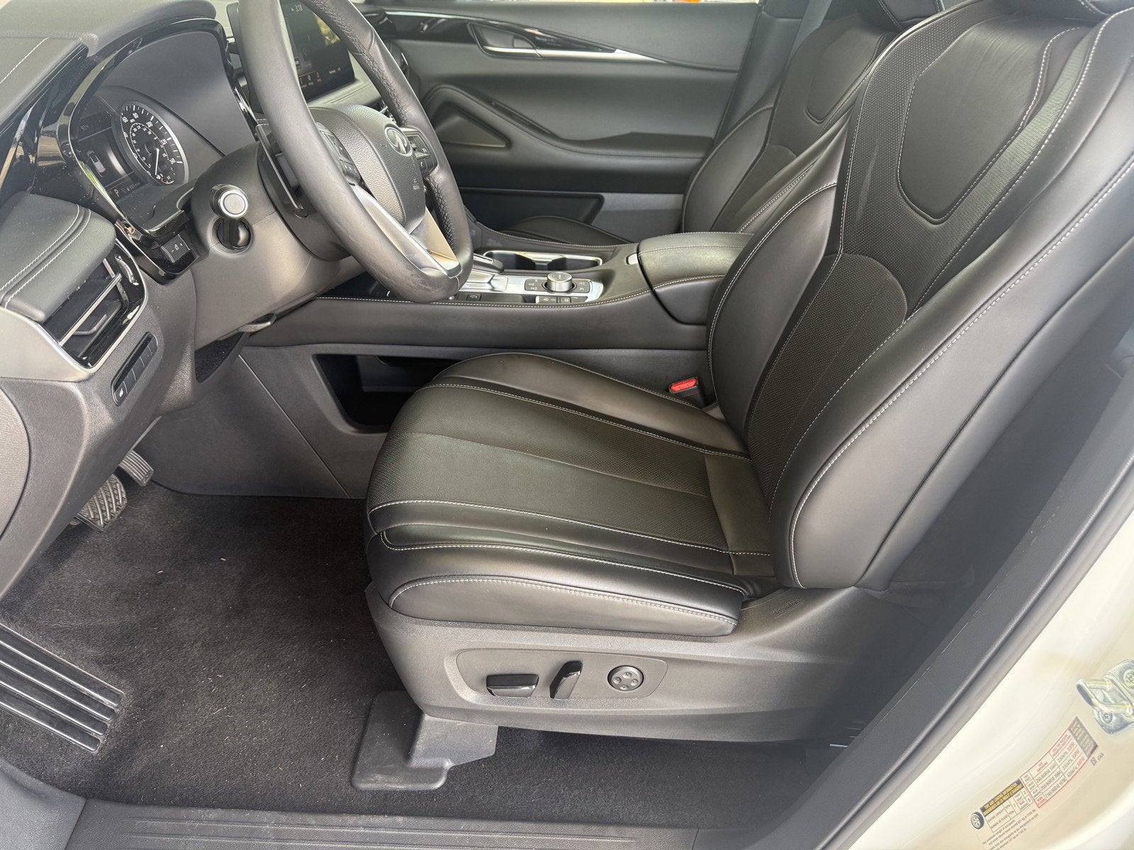 2023 INFINITI QX60 PURE