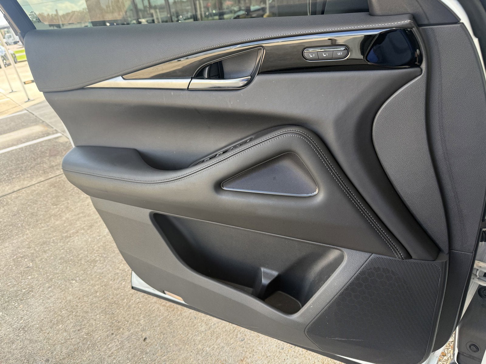 2023 INFINITI QX60 PURE