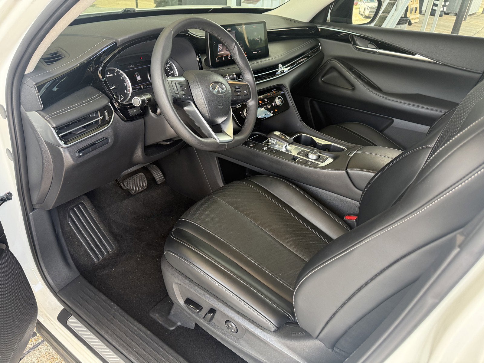 2023 INFINITI QX60 PURE