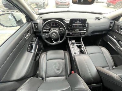 2022 Nissan Pathfinder SL