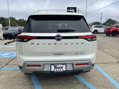 2022 Nissan Pathfinder SL
