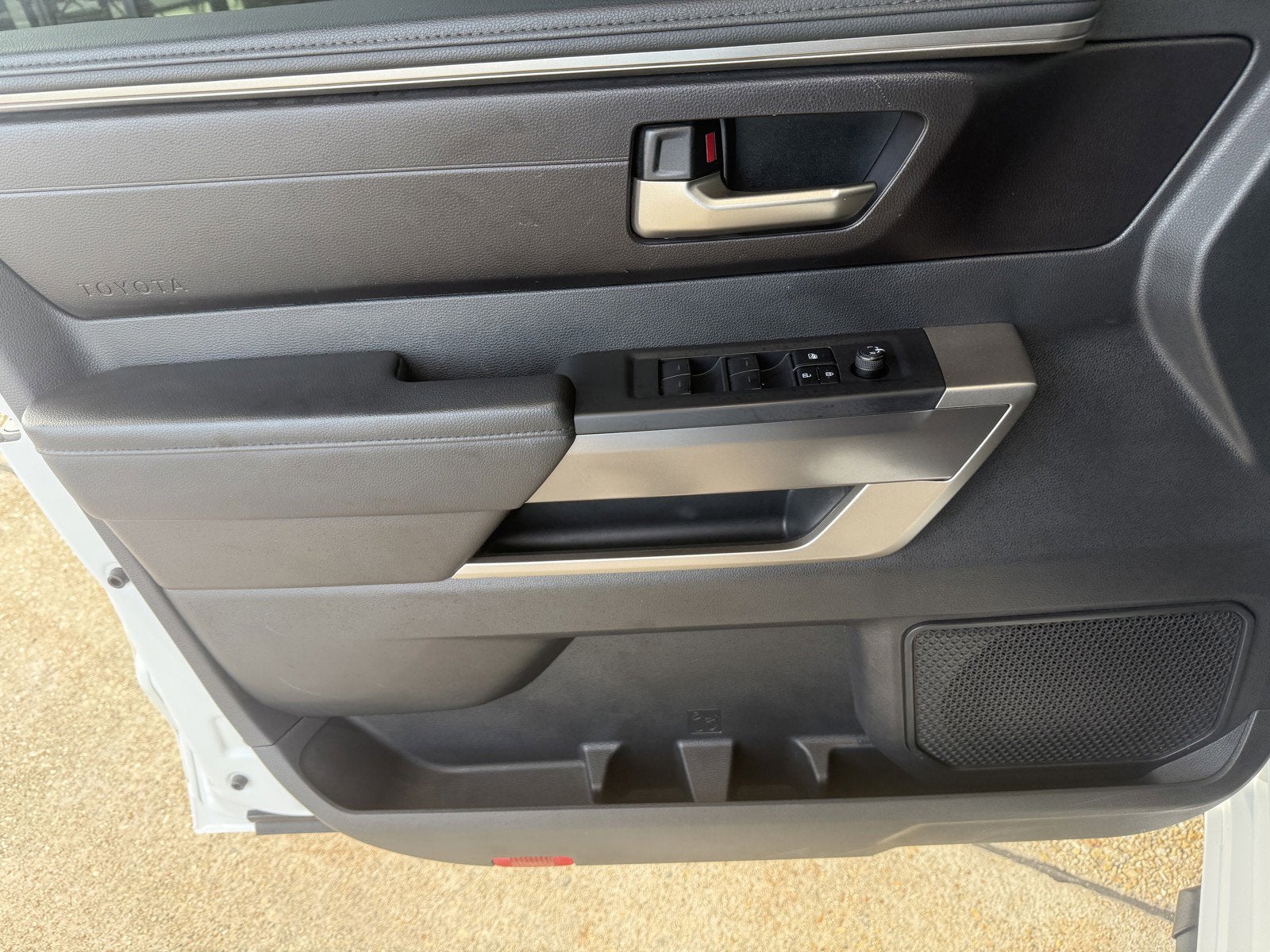 2025 Toyota Tundra 4WD SR5