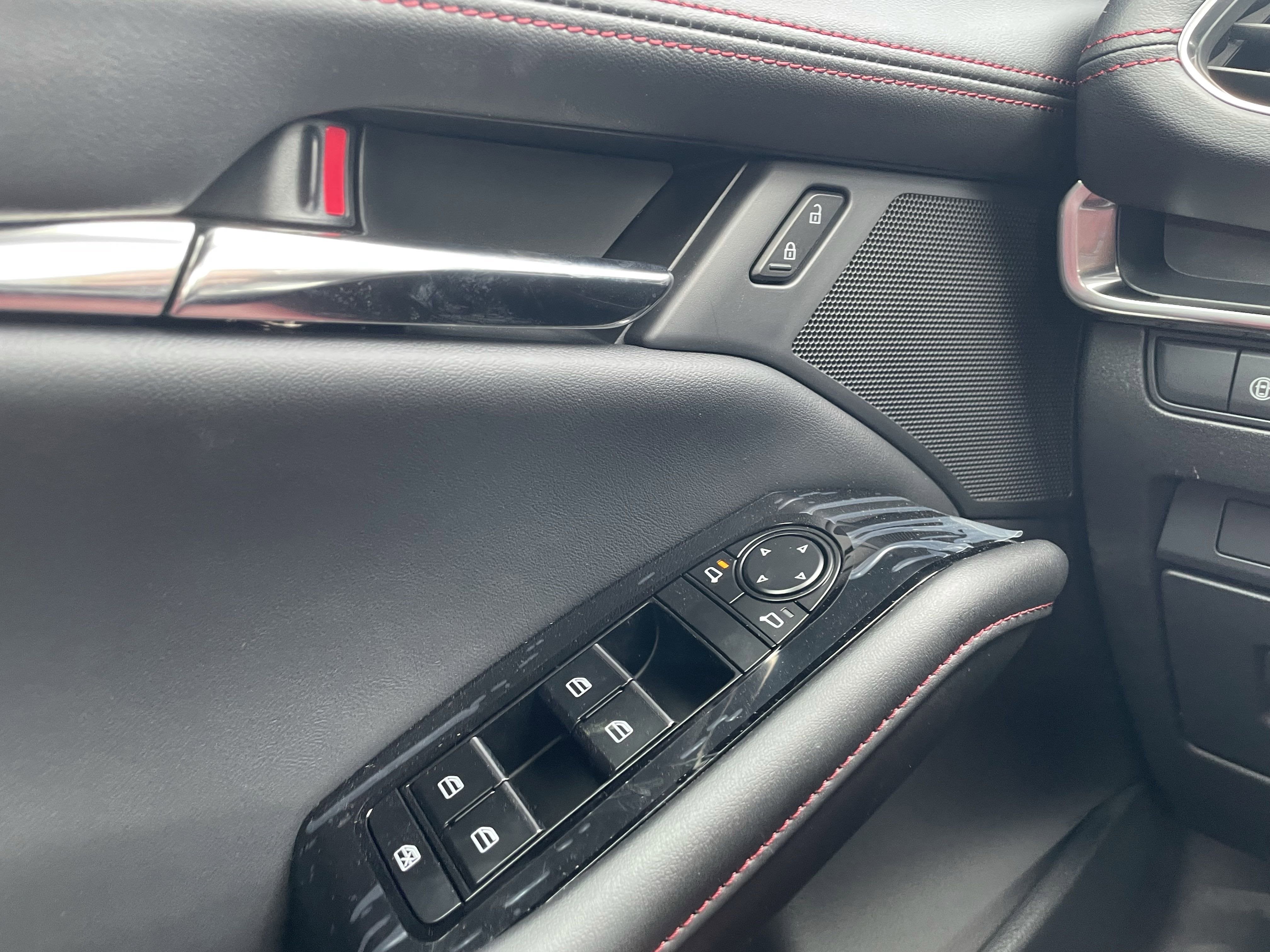 2025 Mazda Mazda3 Hatchback 2.5 S Carbon Edition AWD