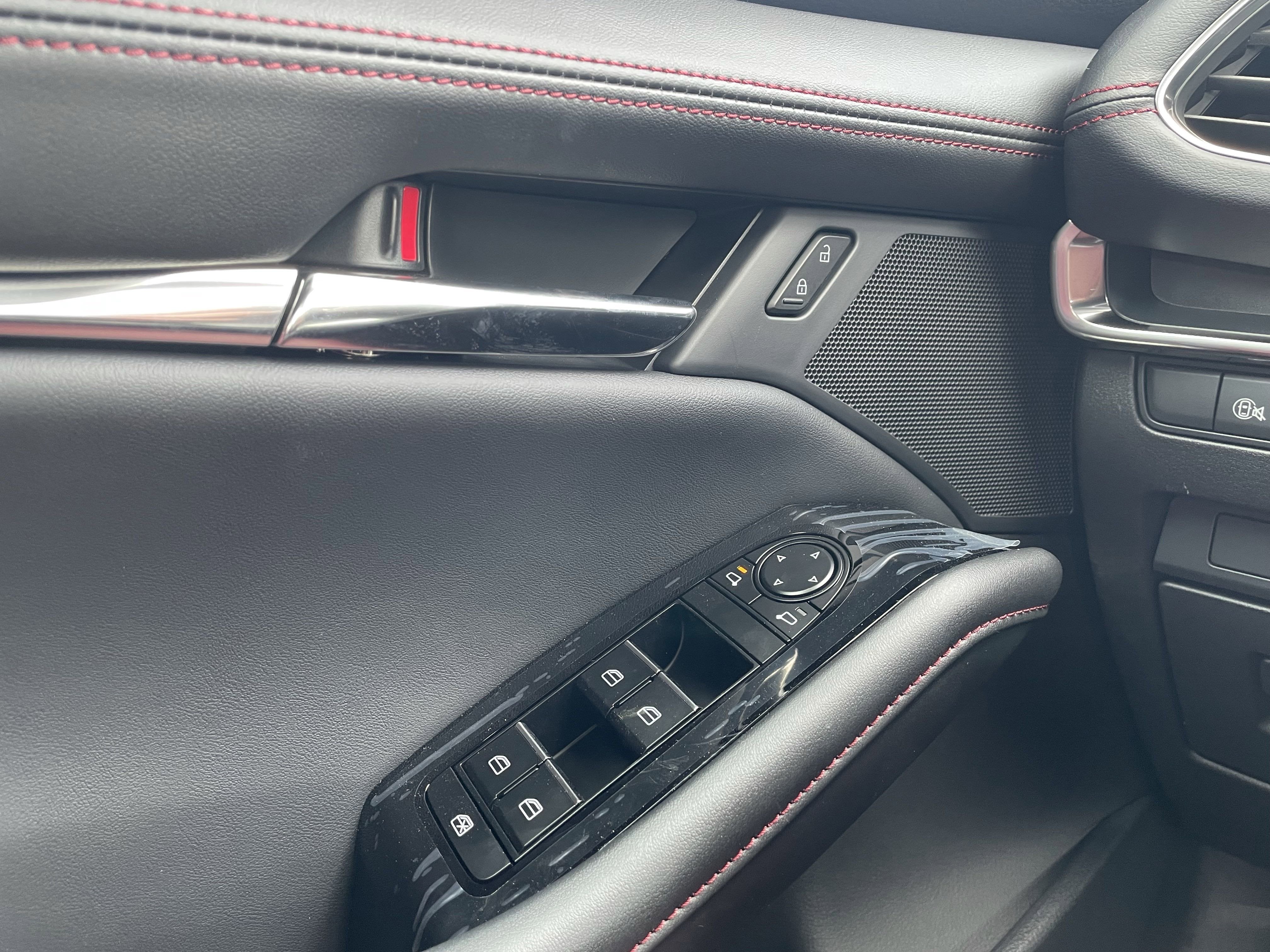 2025 Mazda Mazda3 Hatchback 2.5 S Carbon Edition AWD